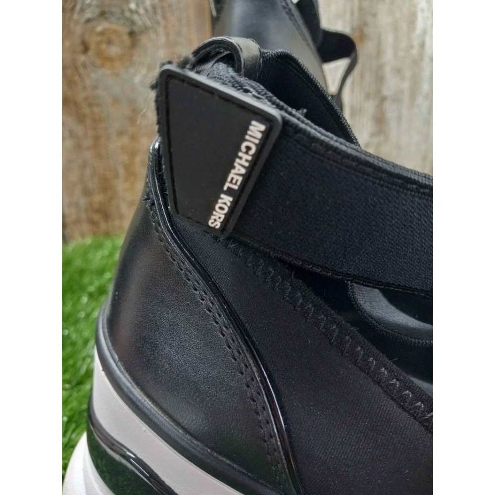 Black Women's Athletic Shoes - Picture 5 of 9